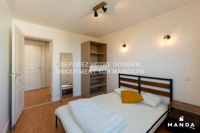 Chambre - 9 m² - 5 pièces