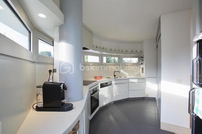 Maison d'architecte - 248 m² - 7 pièces