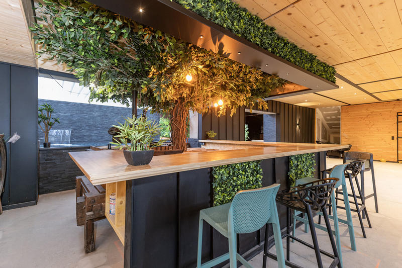 Maison - 299 m² - 8 pièces