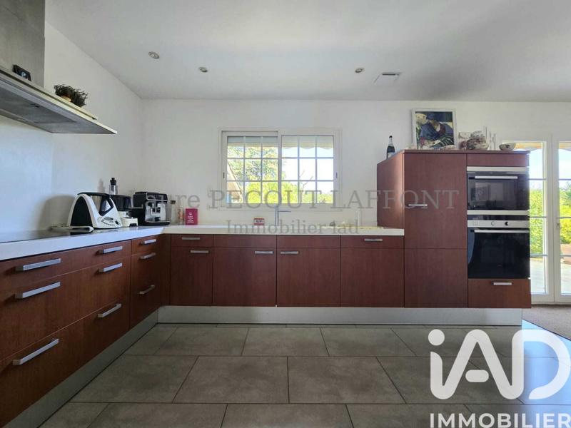 Maison - 214 m² - 7 pièces