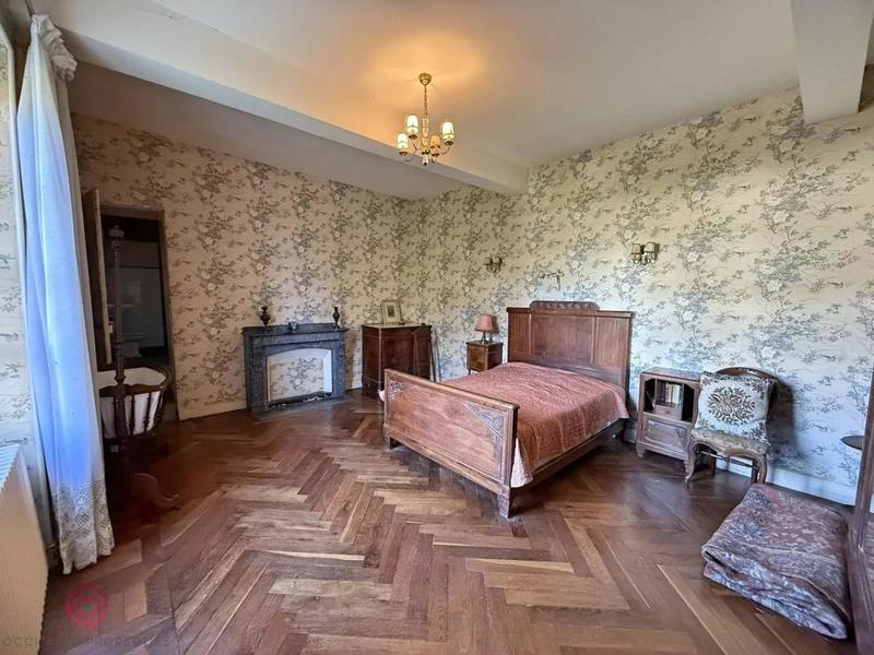 Propriété - 339 m² - 11 pièces