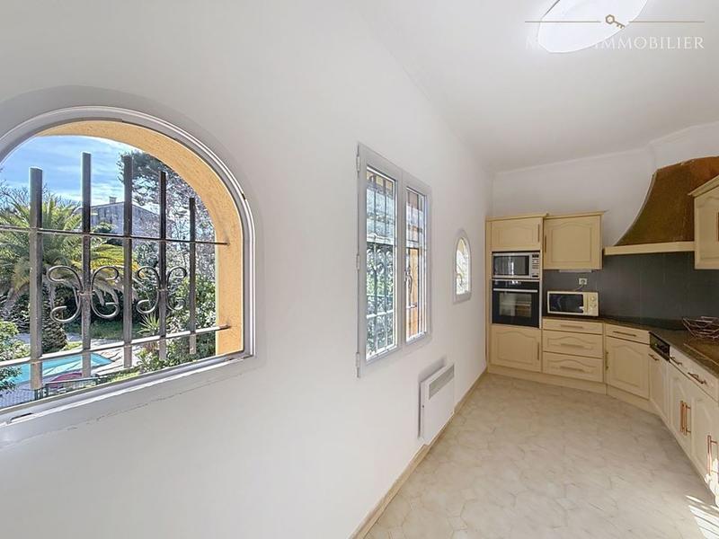 Bastide - 300 m² - 7 pièces