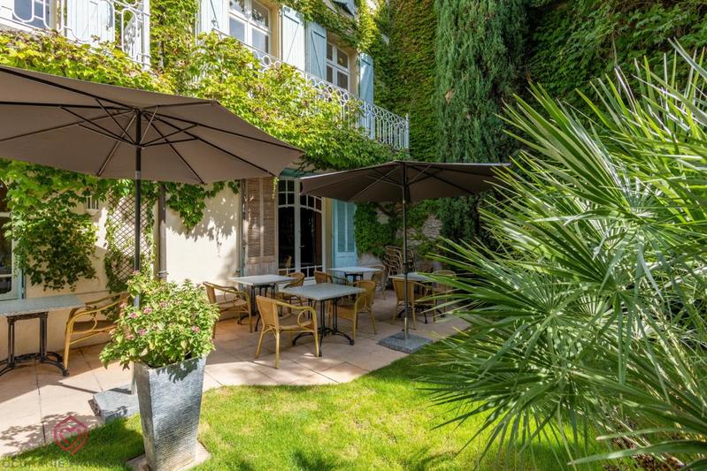 Propriété - 540 m² - 13 pièces