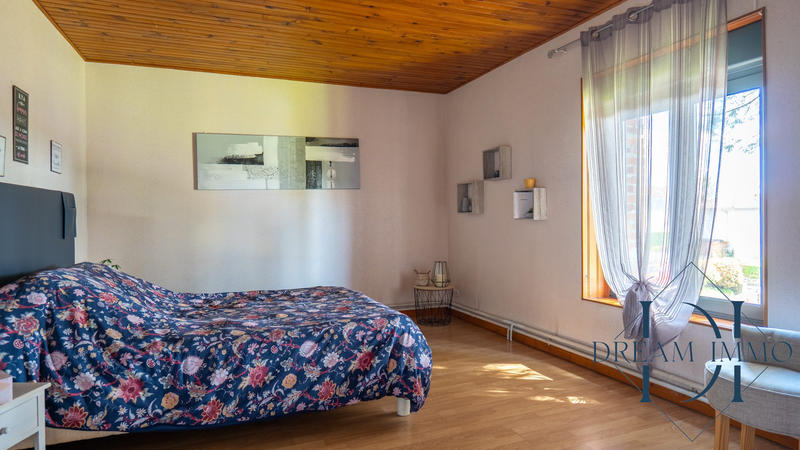 Maison - 350 m² - 7 pièces