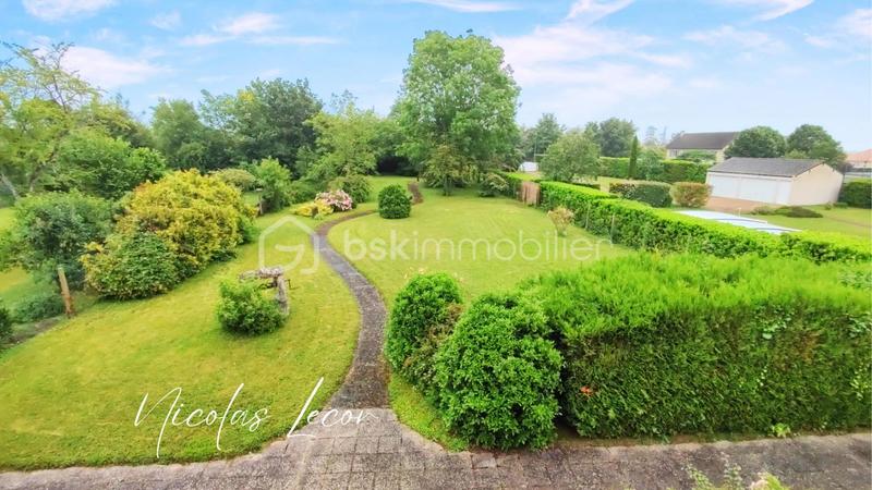 Maison - 196 m² - 7 pièces