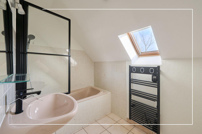 Maison - 99 m² - 4 pièces