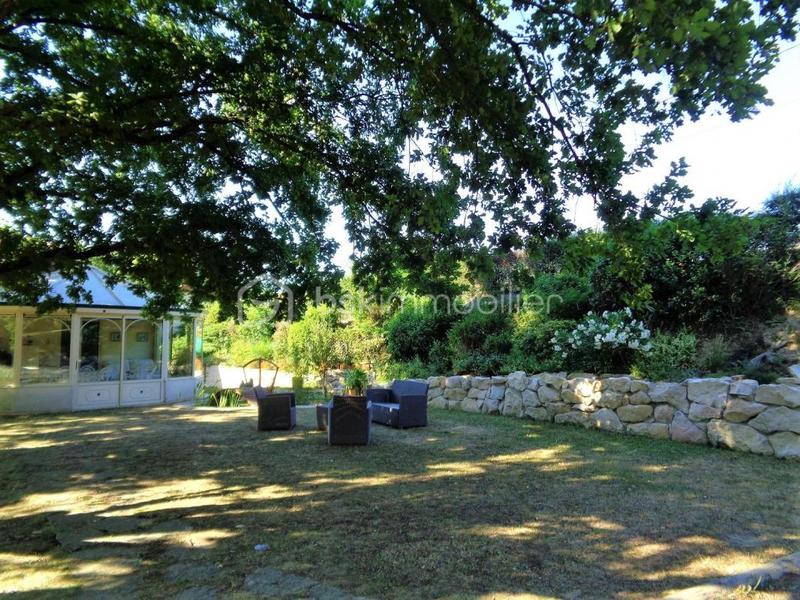 Propriété - 146 m² - 6 pièces