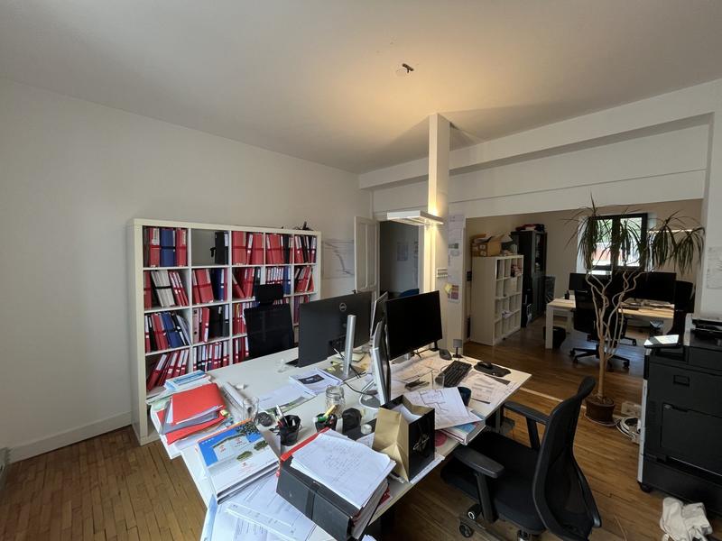 Bureau - 107 m² - 5 pièces