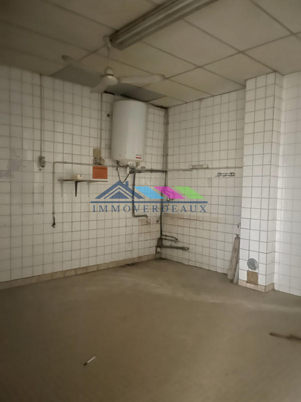 Local commercial - 166 m² - 6 pièces