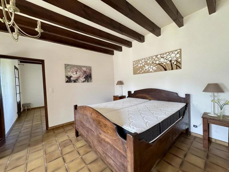 Propriété - 254 m² - 6 pièces