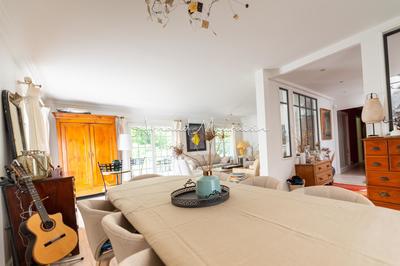 Maison - 167 m² - 7 pièces