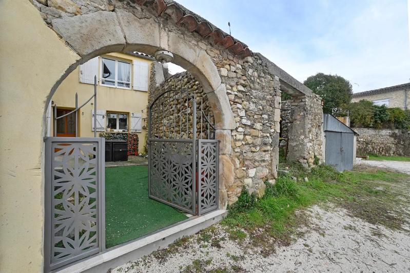 Maison - 330 m² - 15 pièces