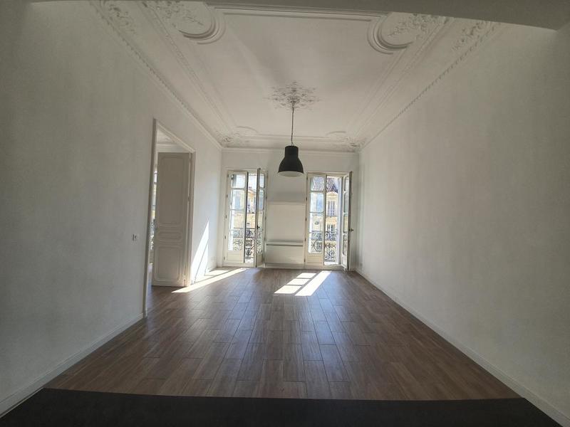 Appartement - 64 m² - 2 pièces