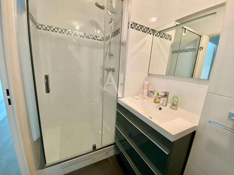 Appartement - 90 m² - 4 pièces