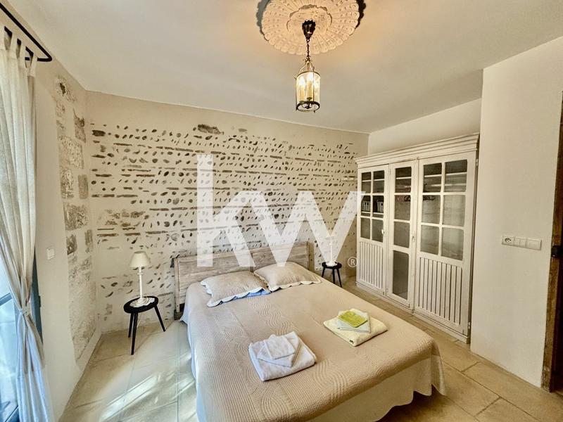 Maison - 300 m² - 11 pièces