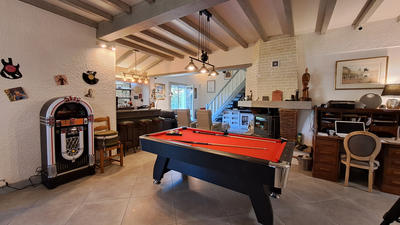 Propriété - 186 m² - 6 pièces