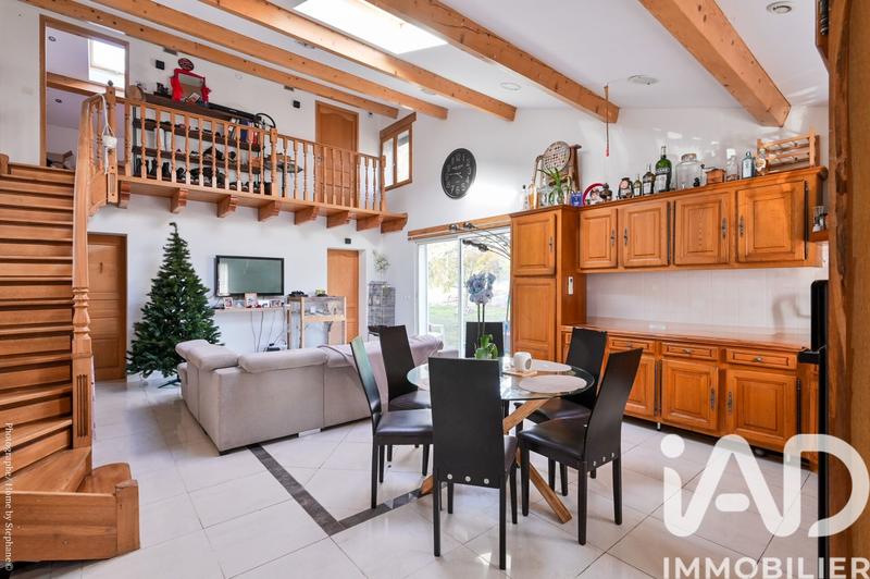 Maison - 262 m² - 11 pièces