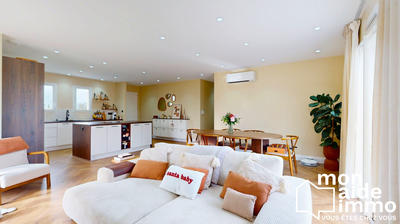 Maison - 95 m² - 4 pièces