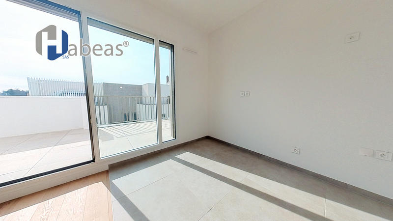 Appartement - 90 m² - 4 pièces