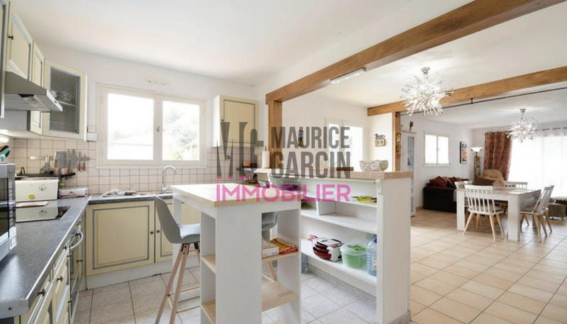Maison - 215 m² - 6 pièces