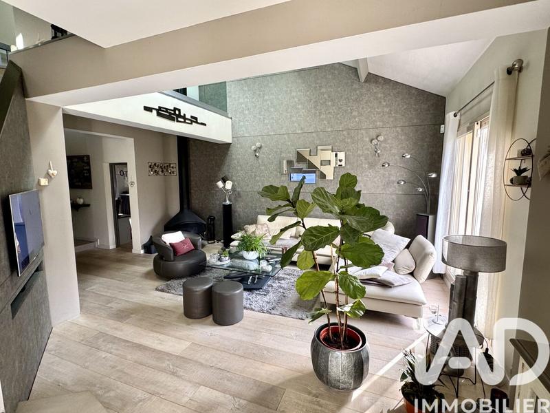 Maison - 177 m² - 7 pièces