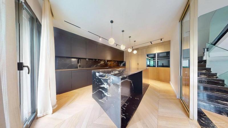 Villa - 200 m² - 7 pièces