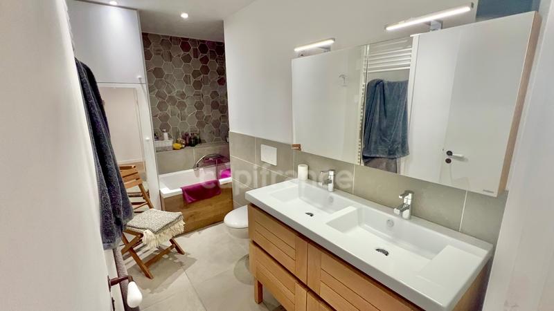 Appartement - 159 m² - 8 pièces