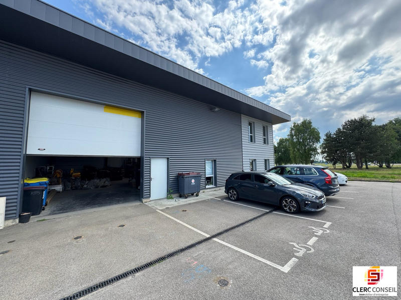 Local d'activités - 357 m²
