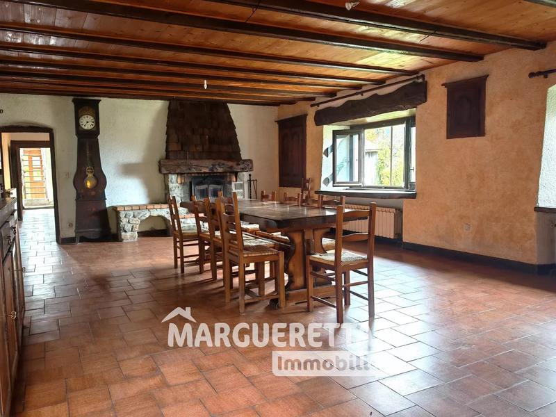 Ferme - 213 m² - 8 pièces
