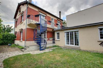 Maison - 163 m² - 7 pièces