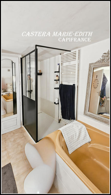 Maison - 232 m² - 8 pièces