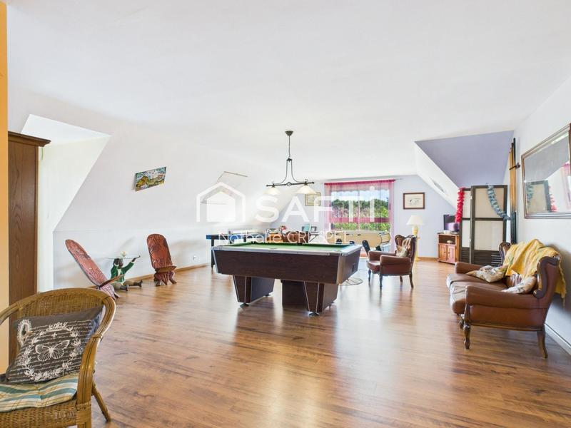 Maison - 350 m² - 8 pièces