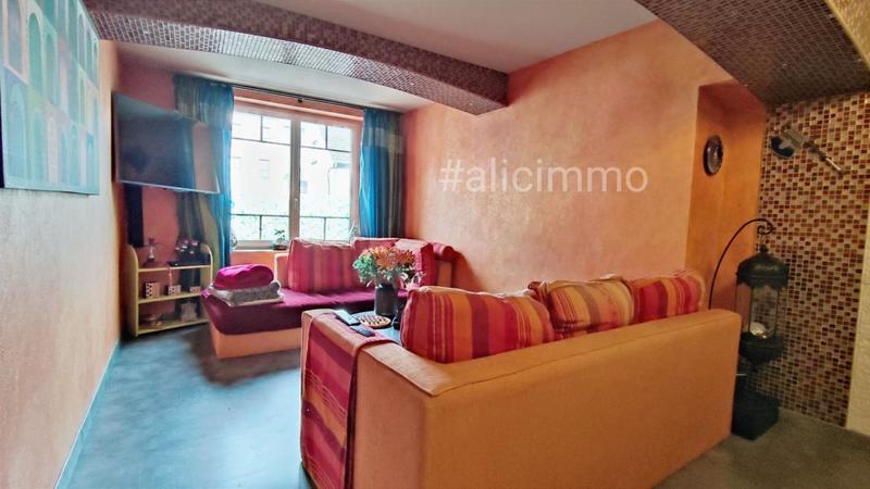 Maison - 300 m² - 6 pièces