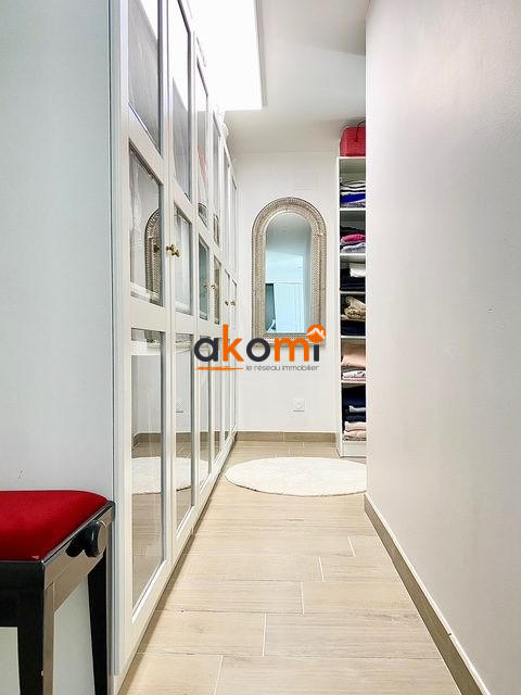 Maison - 200 m² - 5 pièces