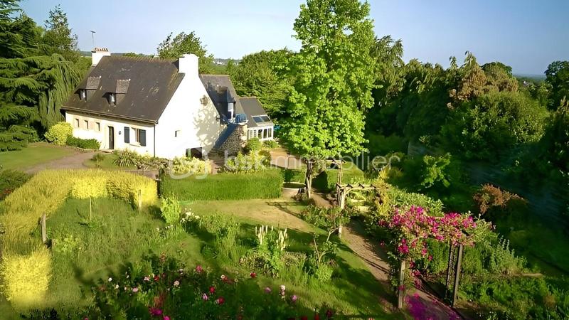 Propriété - 184 m² - 7 pièces