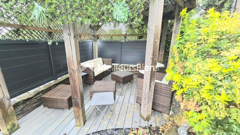 Maison - 180 m² - 9 pièces