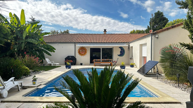 Maison - 255 m² - 9 pièces