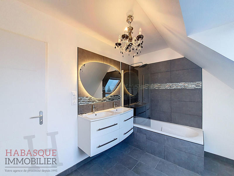 Maison - 106 m² - 6 pièces