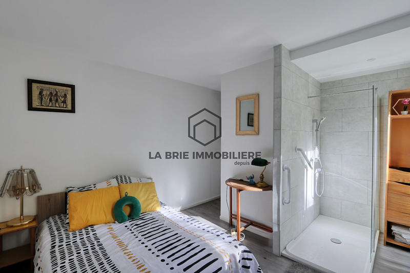 Maison - 177 m² - 7 pièces