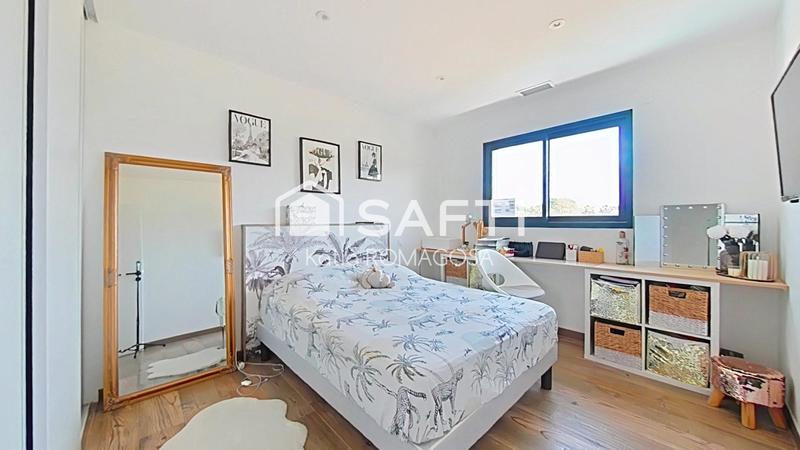 Maison - 140 m² - 5 pièces