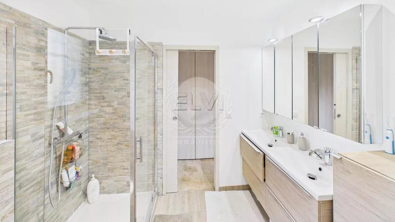 Maison - 177 m² - 5 pièces