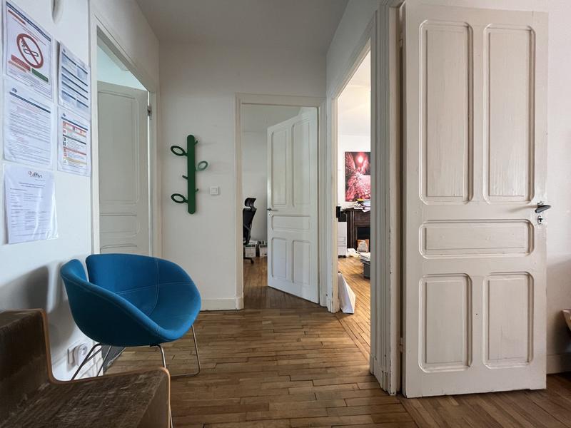 Bureau - 107 m² - 5 pièces