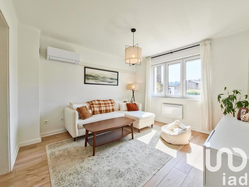 Maison - 165 m² - 9 pièces