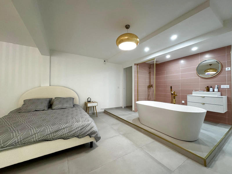 Appartement - 205 m² - 5 pièces