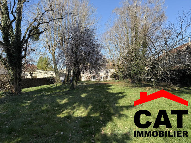 Maison - 366 m² - 13 pièces