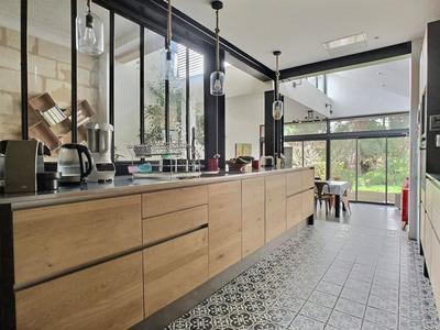 Maison - 208 m² - 7 pièces