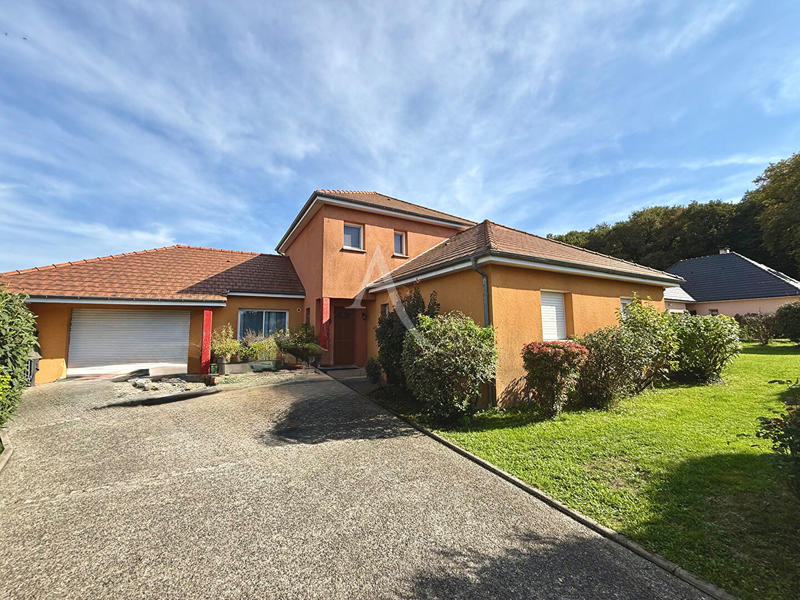 Maison - 140 m² - 5 pièces