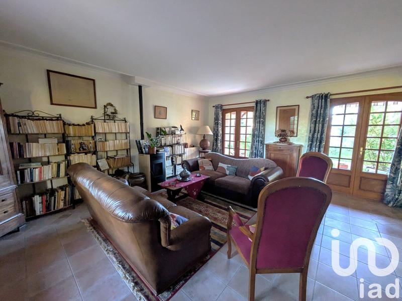 Maison - 235 m² - 10 pièces