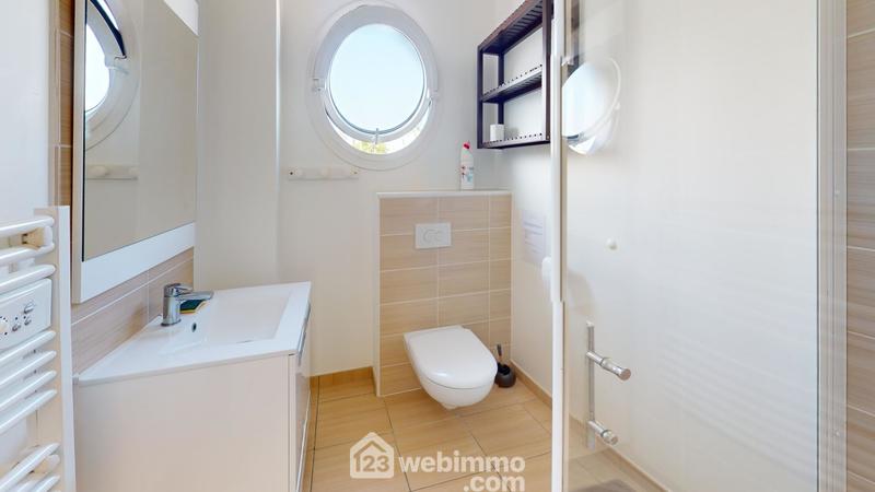 Maison - 177 m² - 7 pièces