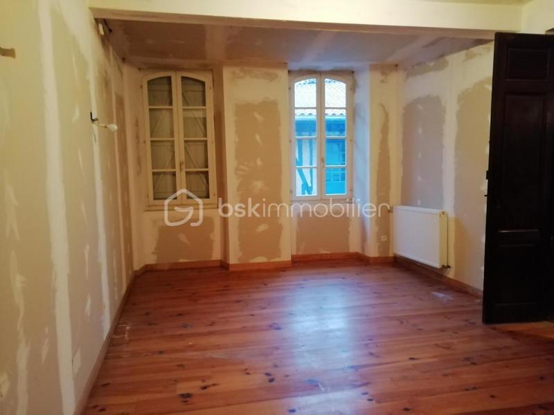 Demeure - 223 m² - 7 pièces